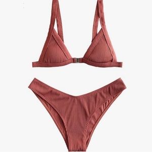 NWT Zaful Textured Ribbed Front Closure High
Cut Bikini Set Swimsuit in Sepia